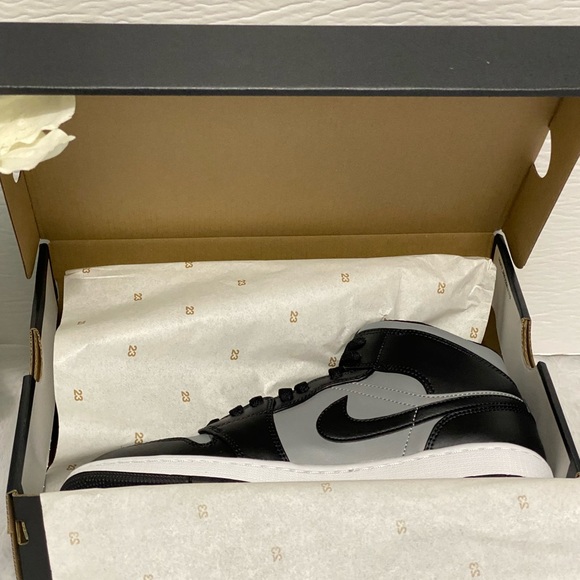 Nike Air Jordan 1 mid men’s - Picture 6 of 10